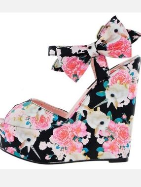 Rare Iron Fist Buns & Roses unicorn bunny wedges black with ankle bow size US 7